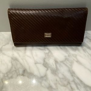 Land brand wallet